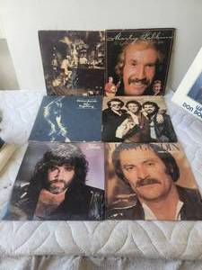 lot 124 image: Selection of vintage vinyl records