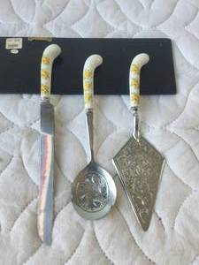 lot 147 image: Vintage Prill serving set