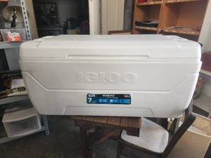 lot 153 image: Igloo 150 qt. cooler