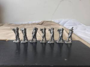 lot 155 image: Vintage lead toy soldiers