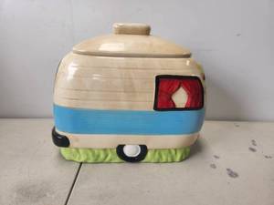 lot 184 image: Happy Camper cookie jar