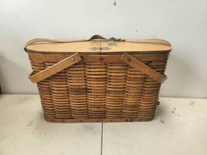 lot 188 image: Vintage Hawkeye Basket Refrigerator