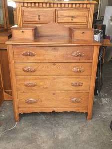 lot 211 image: Vintage Oak dresser with very nice woodwork