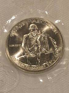 lot 299 image: George Washington Commemorative silver half-dollar