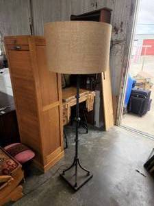 lot 232 image: Floor lamp