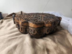 lot 284 image: Very unique Antique hand carved Tribal Indian - spice tikka box