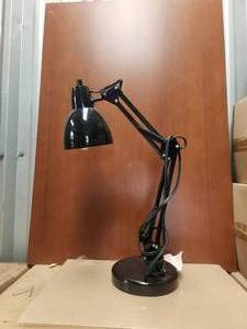 lot 280 image: Black moveable desk lamp