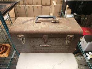 lot 276 image: Vintage Craftsman toolbox with contents