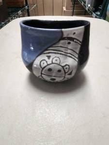 lot 245 image: Nice small piece of pottery from Puerto Rico - signed by artist