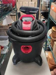 lot 222 image: Shop Vac wet vac - 6 gallon