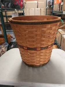 lot 218 image: Longaberger Basket large - 1991