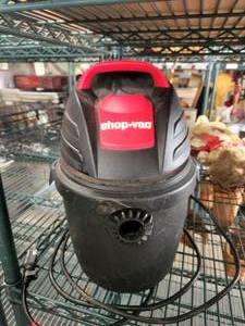 lot 290 image: Shop Vac wet vac
