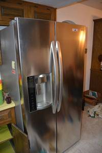 lot 1 image: LG Refrigerator  Model LSXS26326S11 CONTENTS NOT INCLUDED