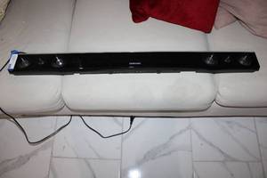 lot 9 image: Samsung Sound Bar Model HW-D450