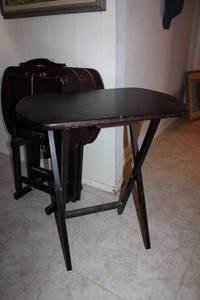 lot 24 image: Set of 4 Wooden TV Trays