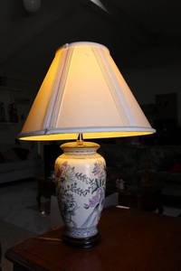 lot 37 image: Floral Ceramic Table Lamp