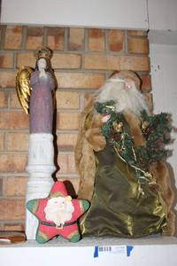 lot 38 image: Christmas Santa Figurine in Gold, Wooden Angel Statue, Santa Star Box