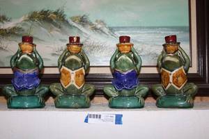 lot 39 image: Set of 4 Ceramic Frog Candle Holders