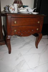 lot 54 image: Wooden Side Table with Drawer 22x27x22