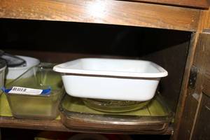 lot 89 image: Pyrex Baking Dishes, Pie Plates and White Square Dish