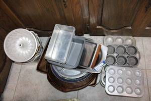 lot 98 image: Baking Pans, Muffin Tins, Cake Pans