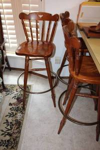 lot 106 image: Set of 3 Bar Height Swivel Chairs