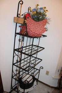 lot 115 image: Metal Bakers Rack as shown CONTENTS NOT INCLUDED
