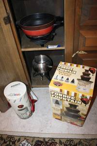 lot 126 image: Fondue Lot 3 Kinds of Fondue Pots and Chocolate Fountain
