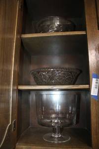 lot 134 image: Trifle Dish and Glass Serving Bowls