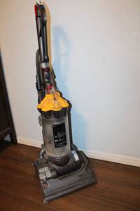 lot 143 image: Dyson Multifloor Vacuum Cleaner