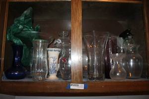 lot 164 image: Large Glass Flower Vases