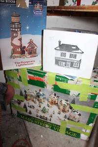 lot 173 image: Christmas Village, see pictures