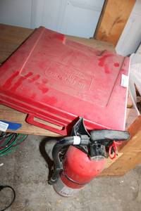 lot 192 image: Auto Emergency Kit and Fire Extinguisher