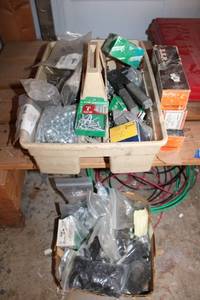 lot 193 image: Hardware Screws