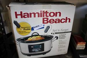 lot 205 image: Hamilton Beach Slow Cooker