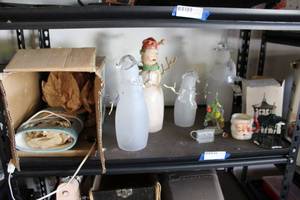 lot 211 image: Snowmen Dcor, Santa Mug, and Ceramic Light