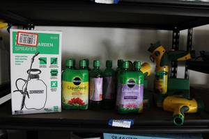 lot 217 image: Miracle-Gro Liquafeed and Sprayers