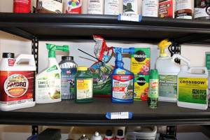 lot 224 image: Gardening Lot Insect Killers, Miracle-Gro, Root Stimulator and Herbicide