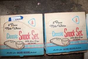 lot 246 image: 2 Boxes of 8-Piece Milk-White Snack Sets with 22KT. Gold Edge - Anchor Hocking