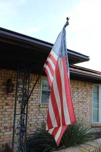 lot 262 image: Flag with Pole and Outdoor Mat, see pictures