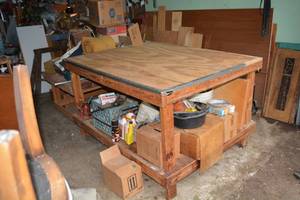 lot 537 image: LARGE Work Table PLEASE PICKUP LATE SATURDAY OR SUNDAY