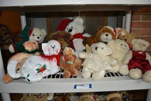 lot 213 image: Teddy Bears Christmas Cats and Bears