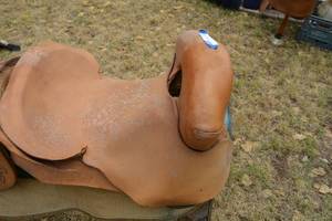 lot 9 image: Unfinished Horse Saddle