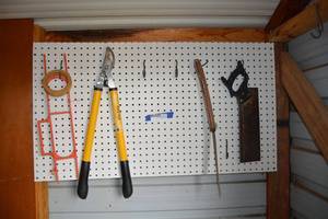 lot 277 image: Hand Saw and Branch Trimmers