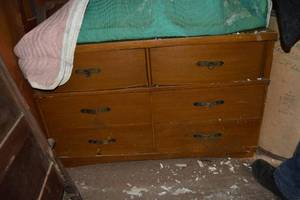 lot 281 image: Vintage 6-Drawer Dresser - Top 2 Drawers are Convex