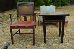 lot 261 image: Vintage Chair and End Table