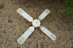 lot 287 image: Ceiling Fan - Off White and Gold Design