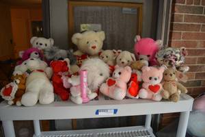 lot 225 image: Teddy Bears Valentines Pink, Red and White Bears