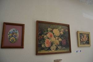 lot 13 image: Flower Wall Art