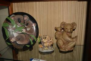 lot 26 image: Koala Figurines and Crowne Porcelain Plate